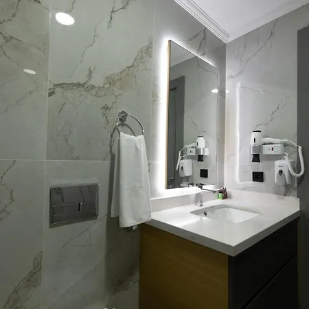 Three Points Hotel *