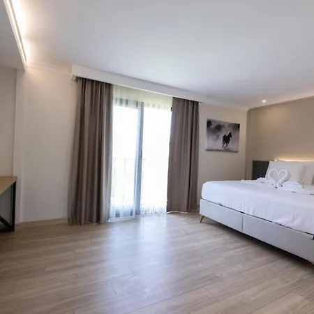 Hotel Three Points *