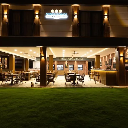 Three Points 酒店